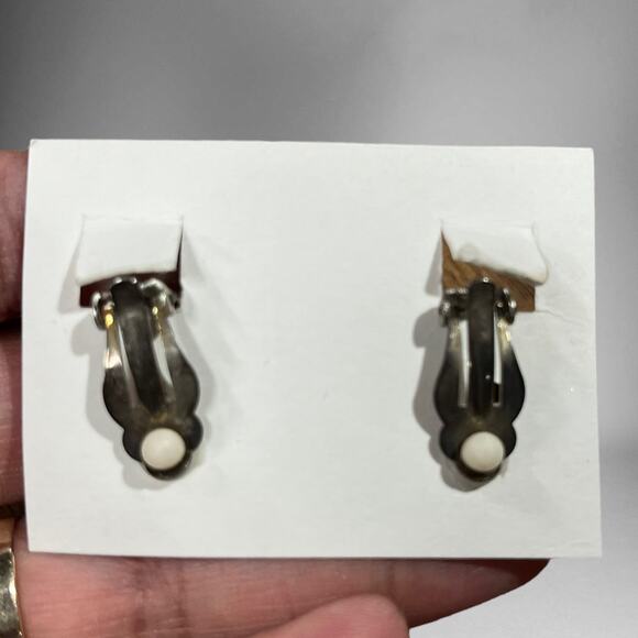 Vintage Stone Silver Tone Clip on Earrings Grannycore Fancy Jewels Old Money - Picture 5 of 6